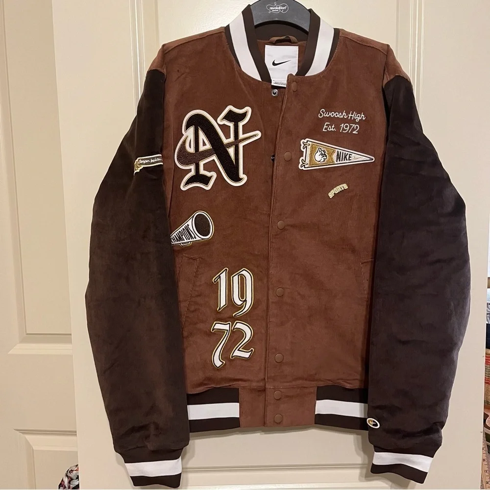 NWT Nike Therma Fit Varsity Jacket, Men’s Sz Medium, Brown - Picture 3 of 15